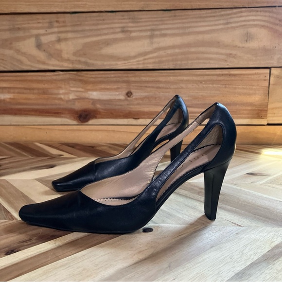 Vintage black heels with side cutouts Unisa Heels Size 7 - Picture 1 of 12